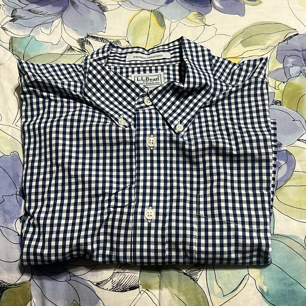 LL Bean Blue/White Short Sleeve Dress Shirt with Pocket, Wrinkle Resistant, L